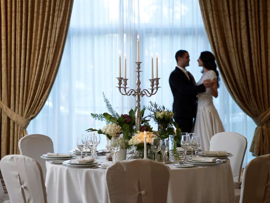 Embassy Suites By Hilton Auburn Hills Restaurante foto